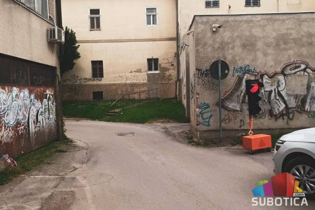 Ulaz na parking kod Otvorenog univerziteta od danas kod kućice za naplatu