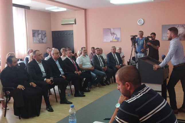 Održani parastos i istorijska tribina povodom proterivanja i stradanja srpskog stanovništva u akciji "Oluja"