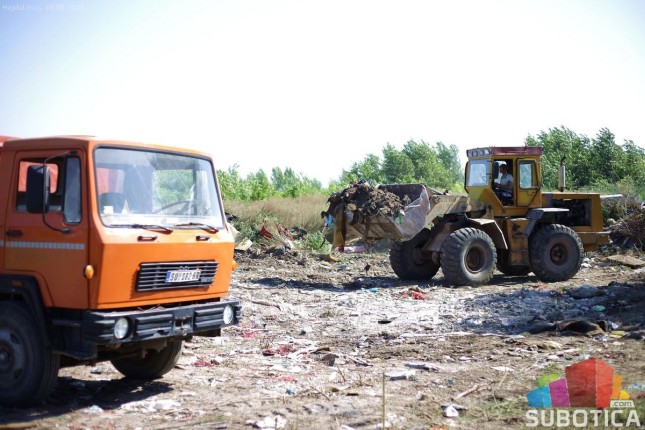 Počelo uklanjanje najveće divlje deponije u Subotici