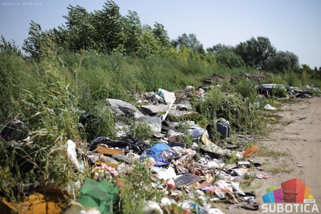 Počelo uklanjanje najveće divlje deponije u Subotici