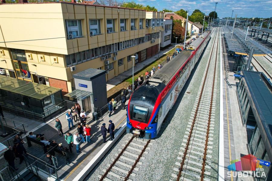 Prvi "Soko" krenuo za Beograd tačno u podne, veliko interesovanje za brzi voz