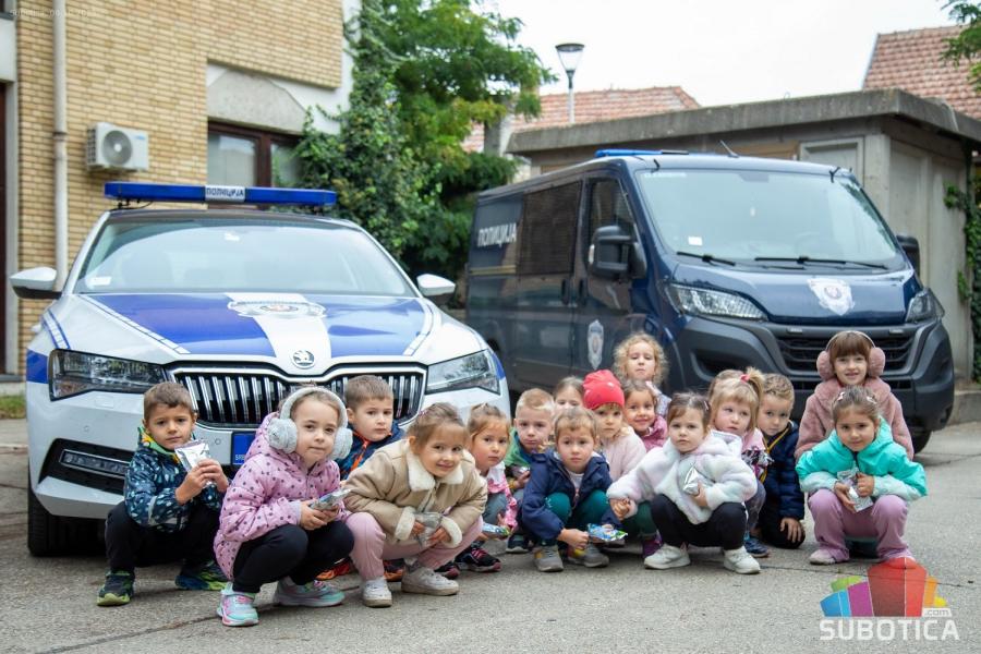 Mališani zavirili u svet policije