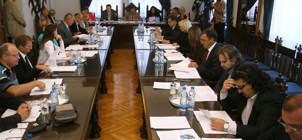 Plate zaposlenih u subotičkoj Gradskoj kući Plate zaposlenih u subotičkoj Gradskoj kući