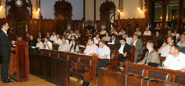 Plate zaposlenih u Gradskoj upravi, Skupštini i Gradskom veću Grada Subotice