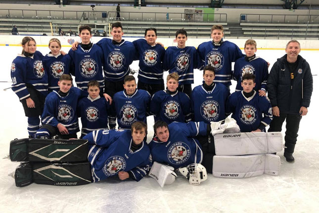 Sve hokejaške selekcije Spartaka nastupaju na turnirima, dok se čeka led na njihovom terenu