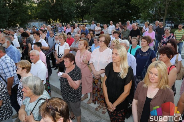 Osveštani temelji hrama na Prozivci