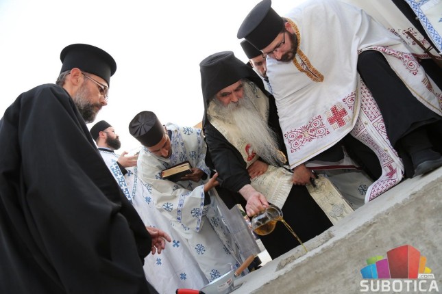 Osveštani temelji hrama na Prozivci