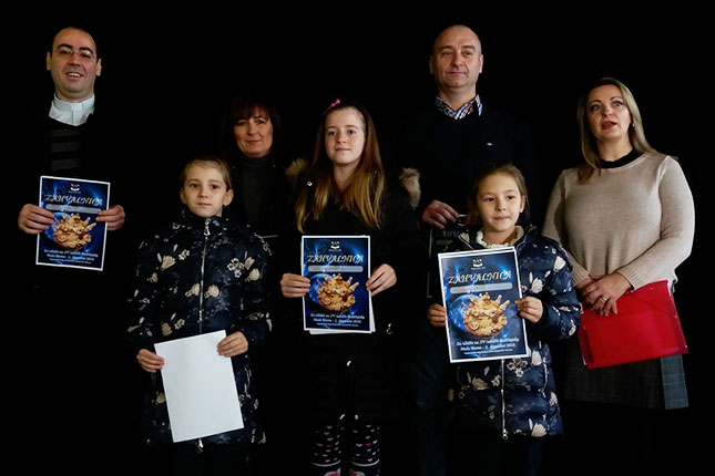 Tridesetak izlagača predstavilo radove na izložbi Božićnjaka u Maloj Bosni