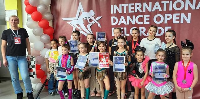 Plesni klub "Stars" uspešan na međunarodnom takmičenju u Pančevu