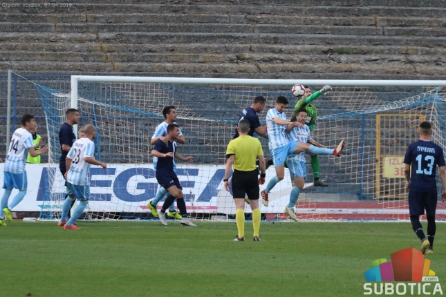 Fudbal: Spartak pobedio Rad, ali ipak igra plejaut