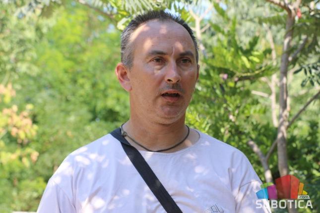 Tucanik podigao prašinu u Donjem Tavankutu, zbog nasipanja puteva stradaju i gume i usevi