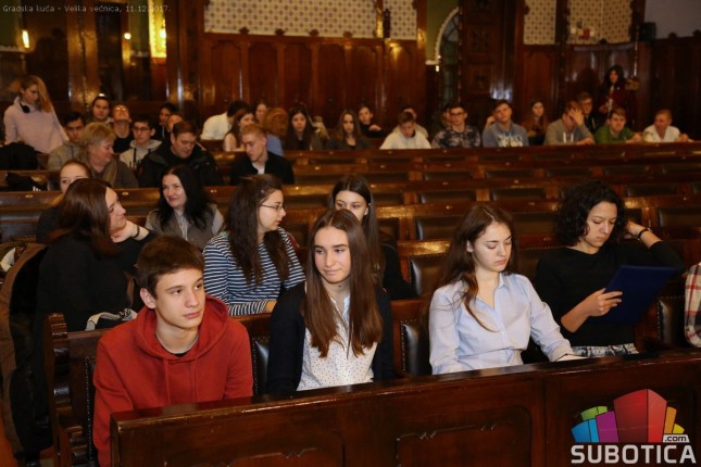Nagrađeni učenici na literalnom konkursu povodom Danа ljudskih prava