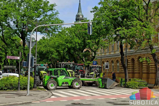 Radikalizacija protesta poljoprivrednika, jednočasovna blokada Štrosmajerove ulice od 10 časova