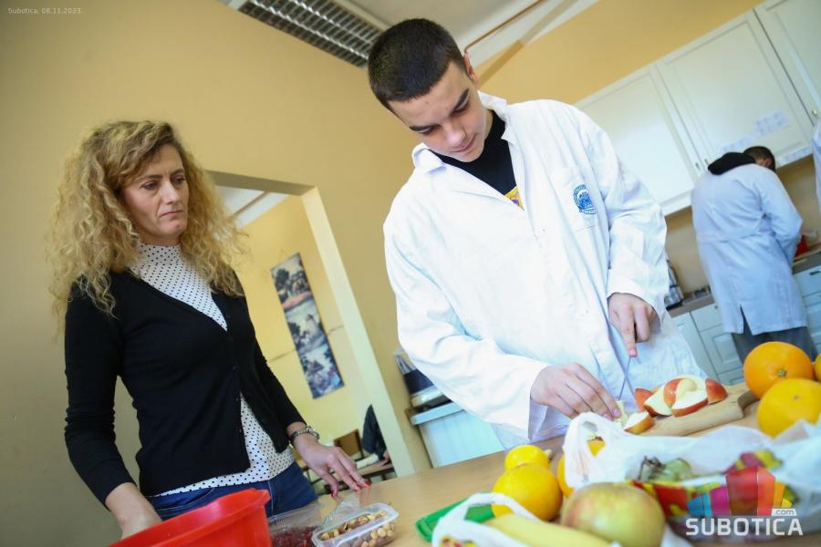 Od edukacije do bazara: Nedelja pravilne ishrane pod sloganom "Bezbedna i kvalitetna hrana za sve"