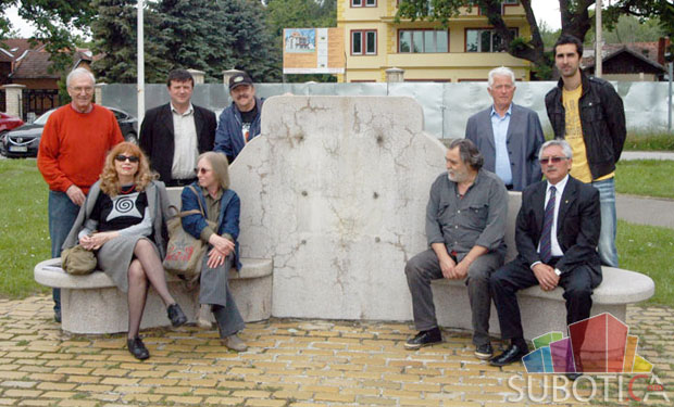 Obnavljanje spomenika Lajošu Vermešu