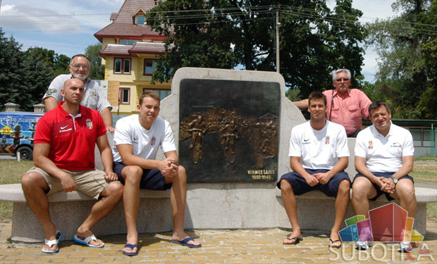 Obnavljanje spomenika Lajošu Vermešu