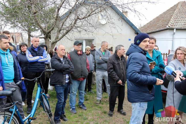 Stanovnicima Zorkine ulice dozlogrdilo: "Svakodnevno nam ulicom protutnji na stotine kamiona"
