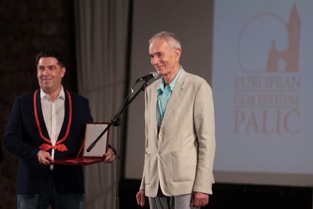 Uručenjem nagrade “Aleksandar Lifka” Anici Dobroj, Fedonu Papamihaelu i Ademiru Kenoviću svečano otvoren 31. Festival evropskog filma Palić