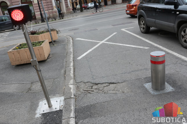 Stubići za ulazak u pešačku zonu u centru grada od četvrtka u funkciji