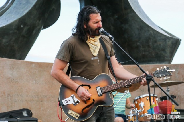 Novi spot, a uskoro i novi album benda "Wooden Ambulance"