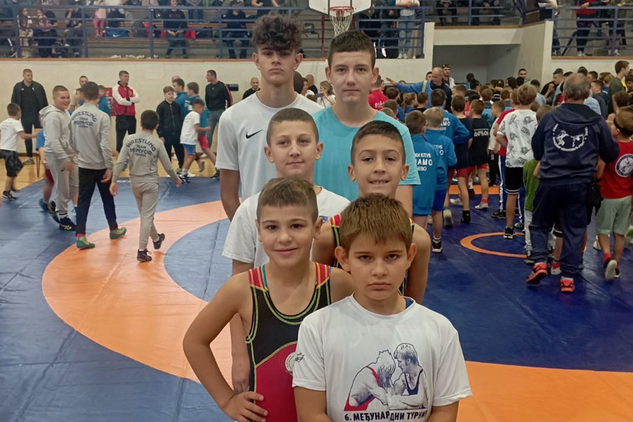 Rvanje: Tri medalje za Spartakov podmladak u Kragujevcu