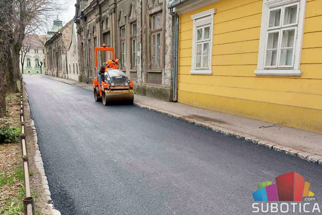 Sezona asfaltiranja počela rehabilitacijom ulica Jožefa Atile i Nikole Kujundžića