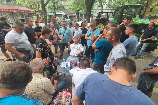 Četvrti dan protesta poljoprivrednika - ipak blokada Štrosmajerove od 18:30 časova