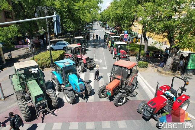 Četvrti dan protesta poljoprivrednika - ipak blokada Štrosmajerove od 18:30 časova