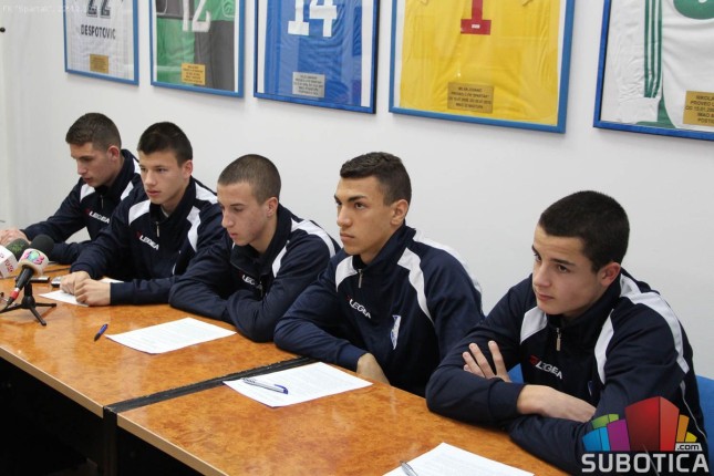 FK "Spartak" potpisao stipendijske ugovore sa polaznicima škole fudbala
