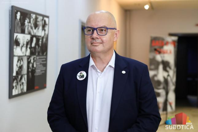 Otvorena izložba „Bata u 90 slika“