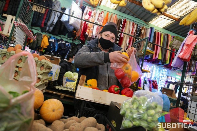 Kupci iz Mađarske „oživeli“ buvljak