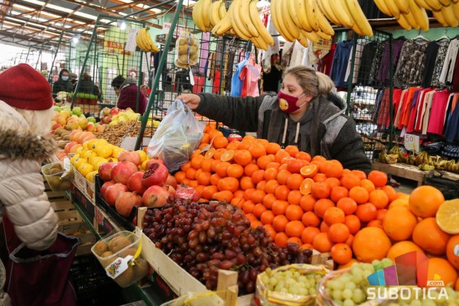 Zbog kovida Buvljak na kolenima