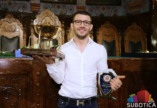 Uručena priznanja najboljim sportistima i kolektivima Subotice za 2016. godinu