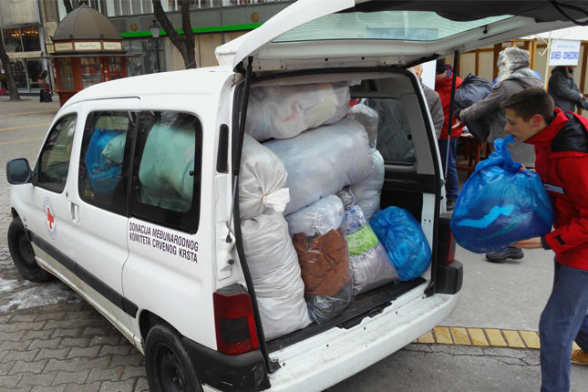 Humanitarna akcija "Donesi - odnećemo" sutra na Trgu slobode