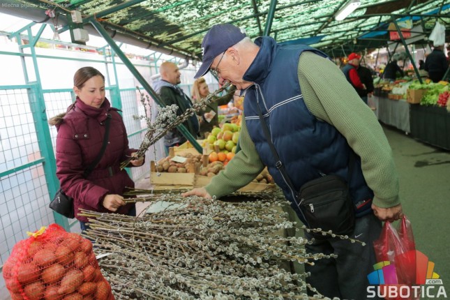 Pijace spremne za Uskrs, čekaju se kupci