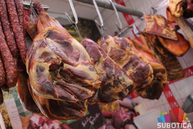 Pijace spremne za Uskrs, čekaju se kupci