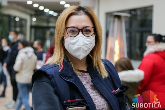 Uspešna akcija davanja krvi, dragocenu tečnost donirao i Deda Mraz!