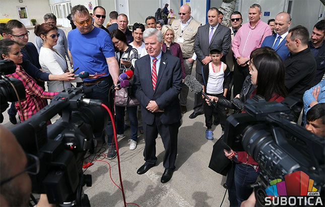 Prihvatni centri za sada neće biti zatvoreni