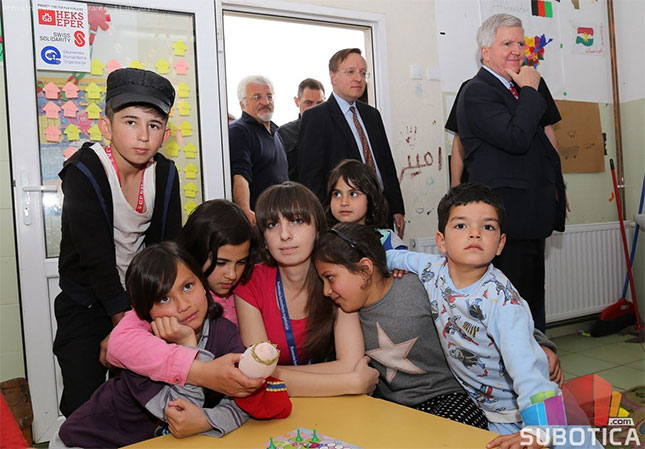 Prihvatni centri za sada neće biti zatvoreni