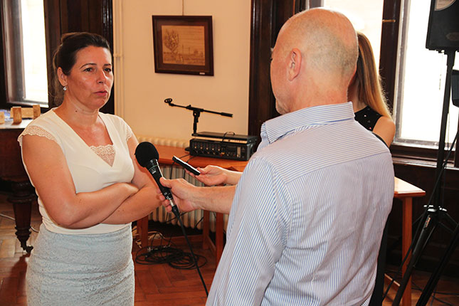 Otvorena izložba slika u tehnici slame "U čast Dužijance"