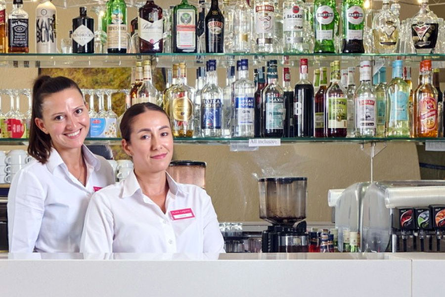 Na Jadranu pomama za sezonskim radnicima - plate dobre, a iskustva Subotičana šarolika