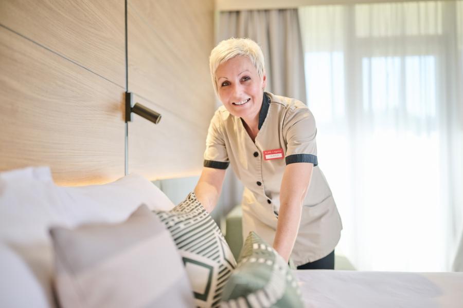 Na Jadranu pomama za sezonskim radnicima - plate dobre, a iskustva Subotičana šarolika