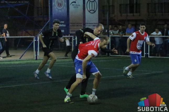 Mali fudbal: Večeras finale Letnjeg turnira u Prvomaјskoj