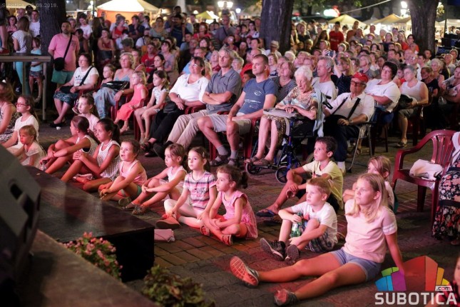 Svečano otvaranje XVII Interetno festivala večeras na bini kod svečanog ulaza Gradske kuće