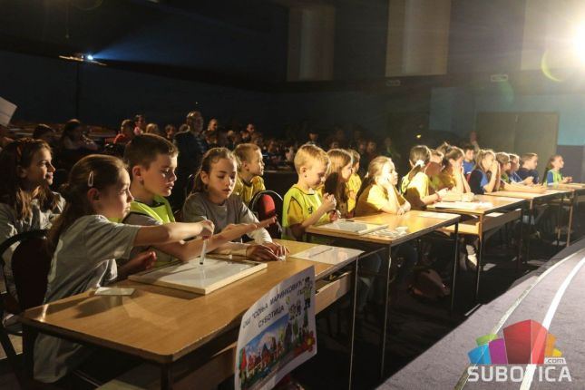 Najmlađi osnovci takmičili se u poznavanju pravila bezbednog učestvovanja u saobraćaju