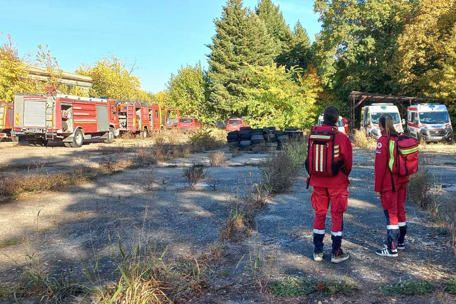 Zajednička obuka spasilačkih službi u bivšoj kasarni - simulacija spašavanja u realnim uslovima