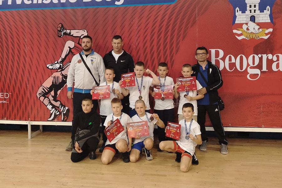 Rvanje: Spartak uspešan na tri takmičenja, osvojeno 16 medalja