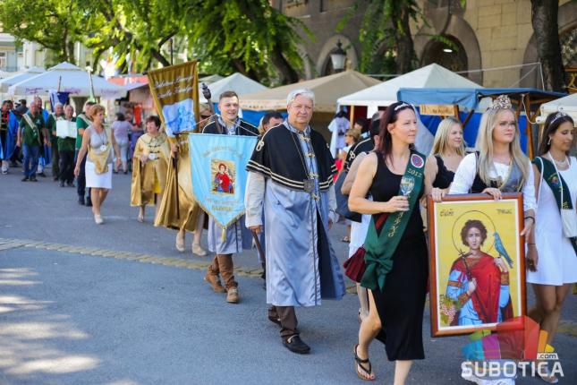 Vinari iz regiona defilovali centrom Subotice