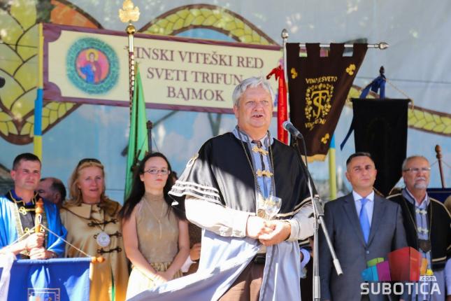 Vinari iz regiona defilovali centrom Subotice