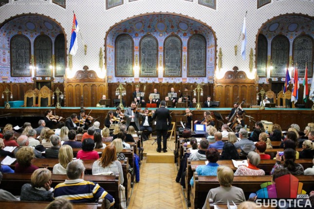 Višeminutne ovacije za Subotičku filharmoniju
